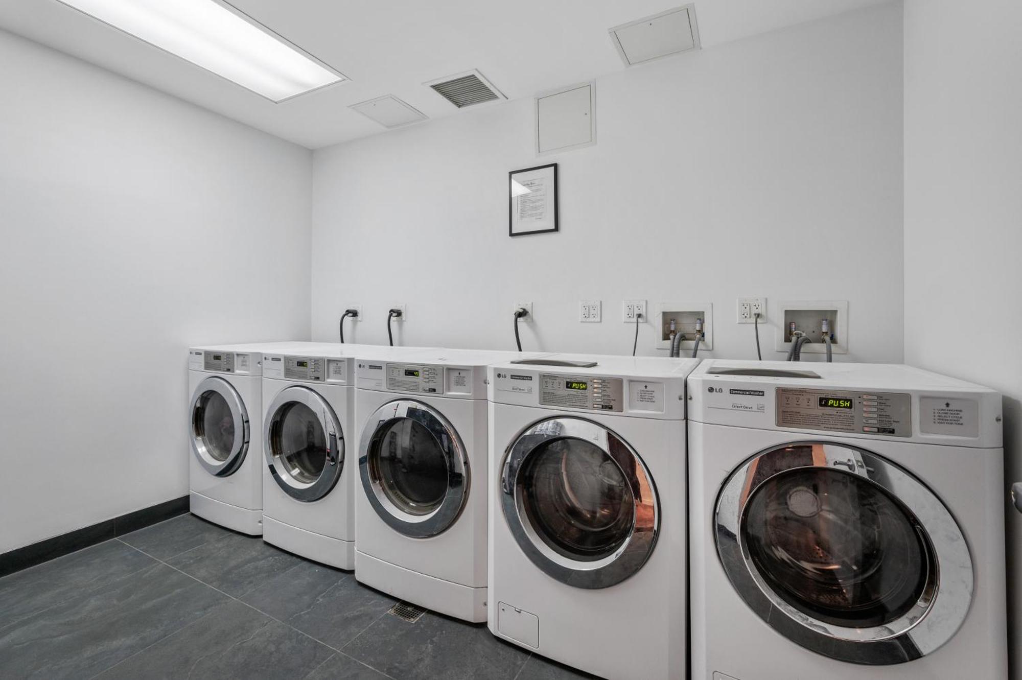 17John Aparthotel New York Bagian luar foto